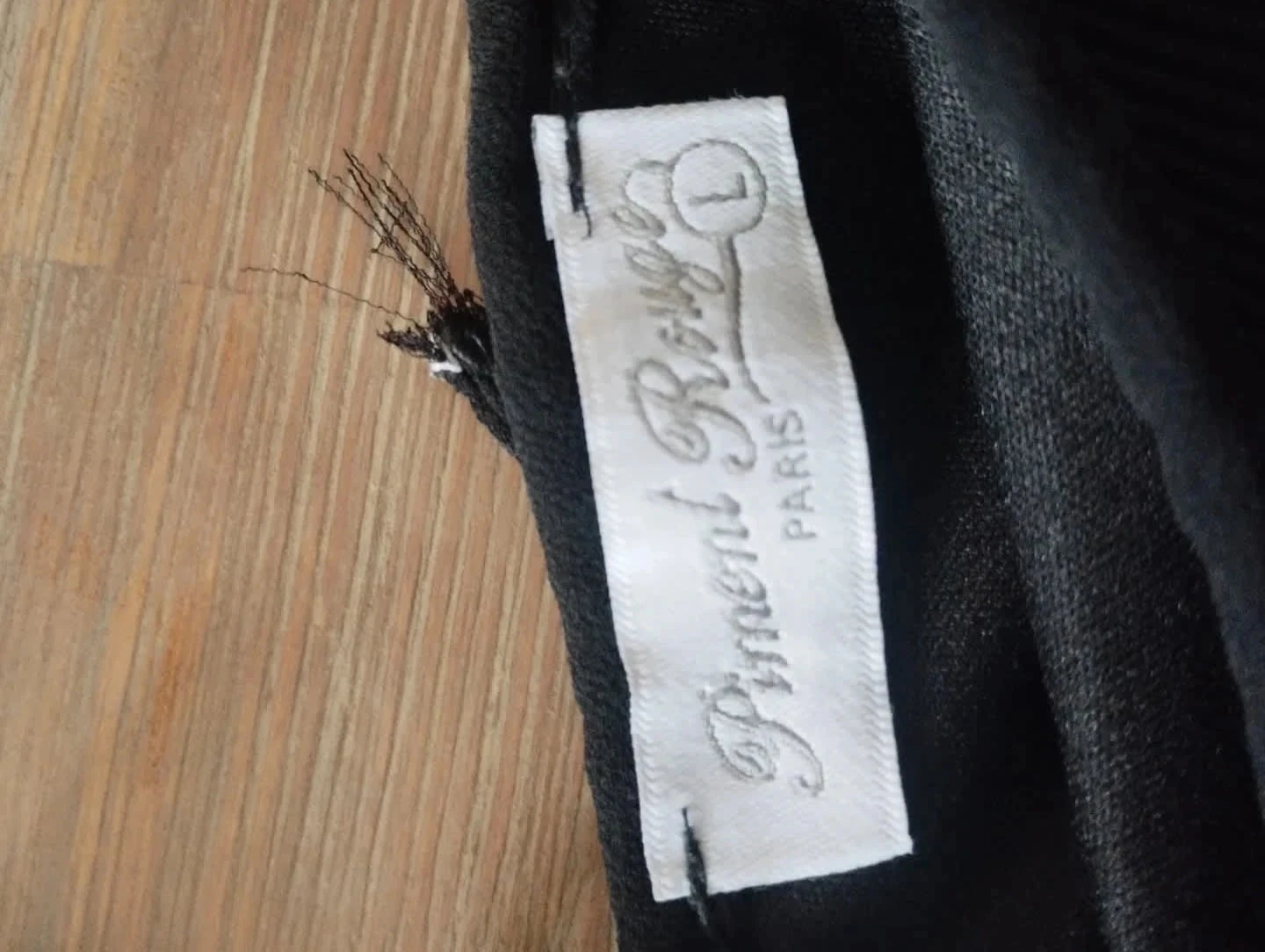 Zwarte jurk met open schouders, Piment Rouge, T40 – photo 9
